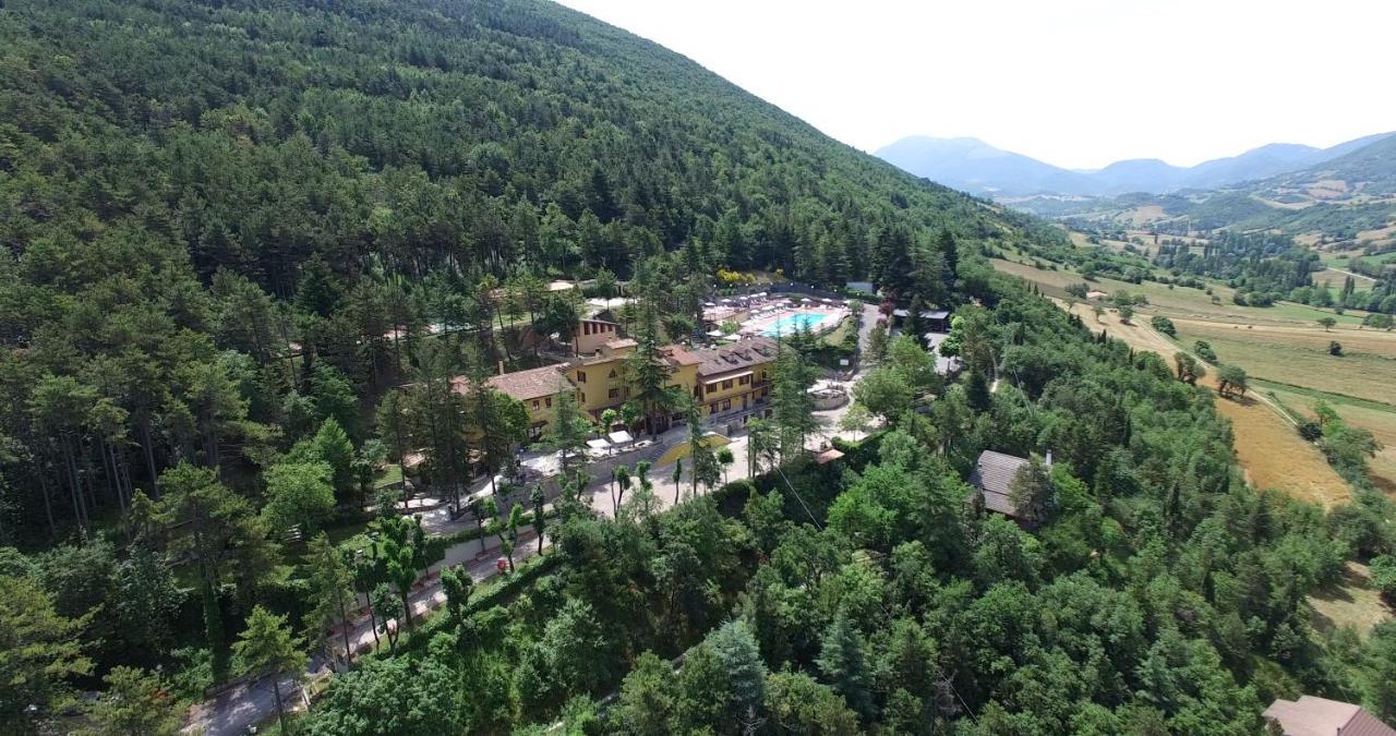 Hotel Pineta Ristorante Country House In Fabriano Campodonico (Ancona) Exterior foto