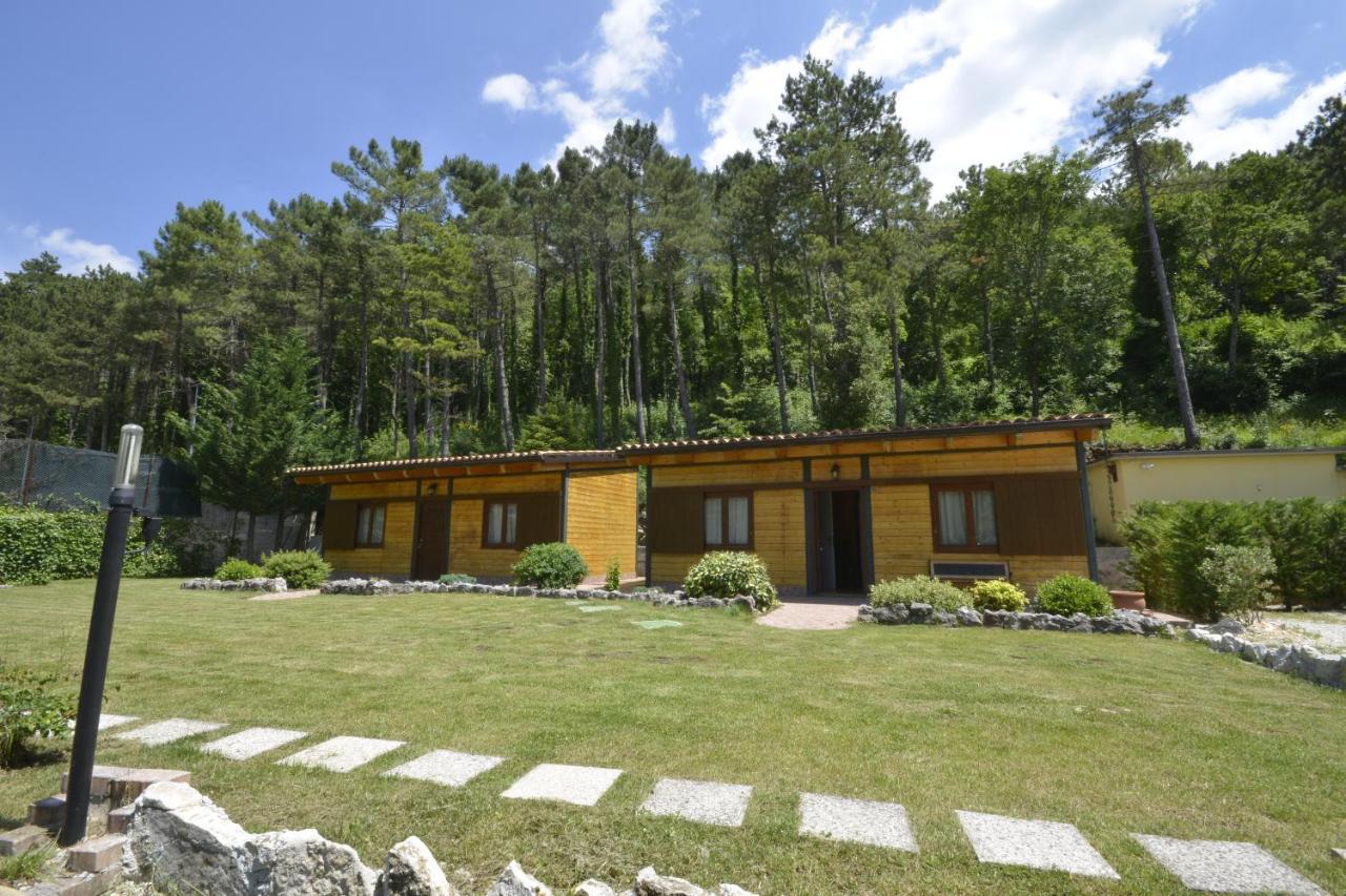 Hotel Pineta Ristorante Country House In Fabriano Campodonico (Ancona) Exterior foto