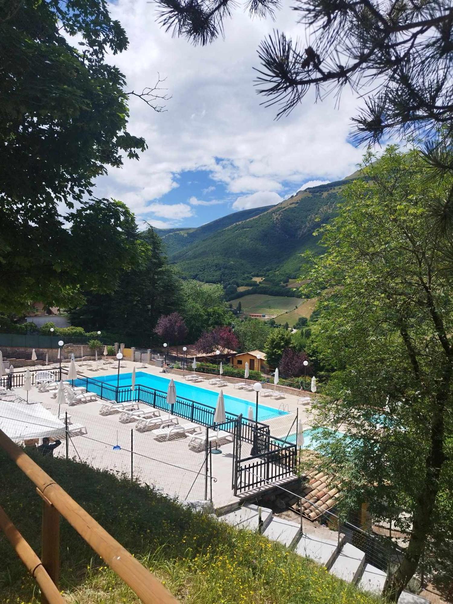 Hotel Pineta Ristorante Country House In Fabriano Campodonico (Ancona) Exterior foto