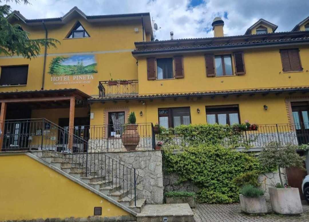 Hotel Pineta Ristorante Country House In Fabriano Campodonico (Ancona) Exterior foto