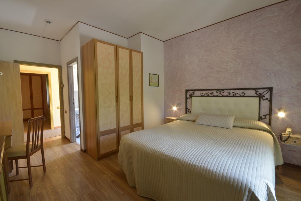 Hotel Pineta Ristorante Country House In Fabriano Campodonico (Ancona) Exterior foto