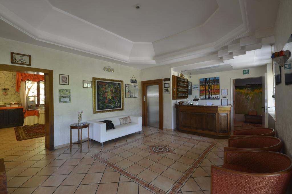 Hotel Pineta Ristorante Country House In Fabriano Campodonico (Ancona) Exterior foto